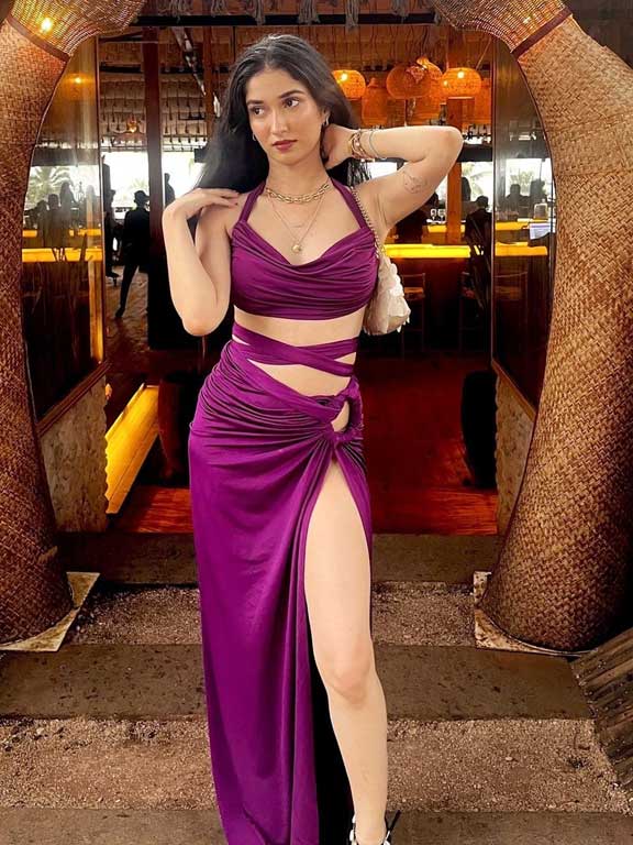 Call Girls service in Ahmedabad
